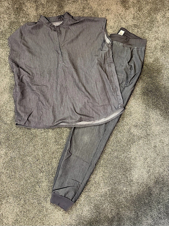 Figs Tops - FIGS Technical Collection Scrub Set Gray Tunic Set Medium & Medium Tall